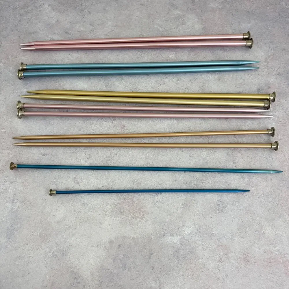 Lot of Knitting Needles Various Sizes 5 Pairs 2 Singles Bates Boye Aluminum Case